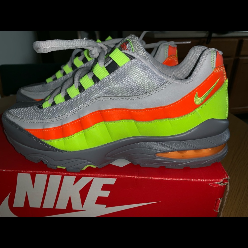 Size 7Y AIR MAX 90